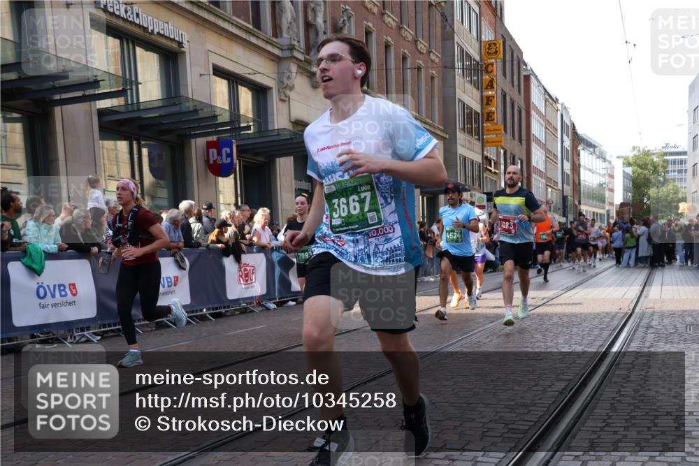 13.09.2026 - 21. swb-Marathon Bremen Strokosch-Dieckow http://msf.ph/oto/10345258 13.09.2026 13:29:40 Ziel 109, 454, 716, 1073, 1173, 1205, 1308, 1611, 1653, 1759, 1780, 1848, 1861, 2126, 3190, 3320, 3618, 3667, 3908, 4115, 4524, 4575, 5039, 5198, 5348, 5631, 6127, 6225, 6720, 6725, 6942, 6992, 6994, 7093, 7609, 7932, 8110, 8115, 8267, 8470, 8612, 8771, 8899, 9049, 9104, 9125, 124, 132, 1083, 1243, 1365, 1387, 1581, 2076, 2289, 2301, 2742, 2957, 3030, 3258, 3721, 3846, 4541, 4576, 5244, 5599, 6006, 6103, 6384, 6499, 6690, 6725, 7079, 7884, 8481 meine-sportfotos.de