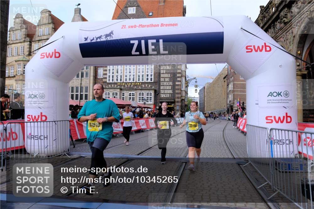 13.09.2026 - 21. swb-Marathon Bremen Tim E. http://msf.ph/oto/10345265 13.09.2026 11:15:20 Ziel 10271, 10325, 10605, 10752, 10776, 11085, 11645, 11673, 11694, 11810, 11974, 11990, 12110, 12333 meine-sportfotos.de