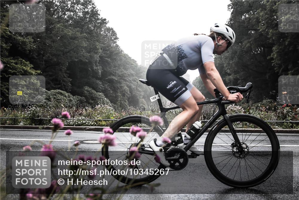 13.09.2026 - Stadtparktriathlon H.Heesch http://msf.ph/oto/10345267 13.09.2026 09:22:50 Radfahren 93, 161, 189 meine-sportfotos.de