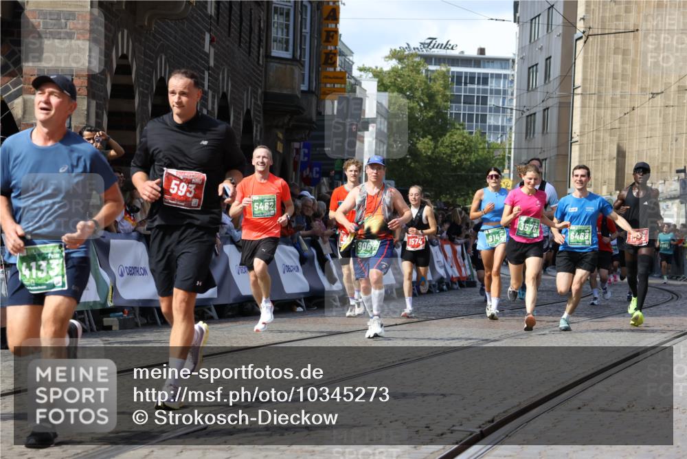 13.09.2026 - 21. swb-Marathon Bremen Strokosch-Dieckow http://msf.ph/oto/10345273 13.09.2026 13:27:51 Ziel 242, 323, 593, 857, 940, 1006, 1373, 1574, 2345, 2668, 2686, 3013, 3460, 3496, 3521, 4421, 4593, 5081, 5220, 5290, 5358, 5557, 5616, 6306, 7110, 488, 1343, 1456, 3480, 3576, 4265, 5462, 6468, 7926, 8188, 8656, 9067, 9145, 13069 meine-sportfotos.de