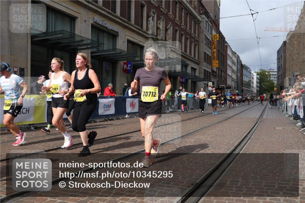 13.09.2026 - 21. swb-Marathon Bremen Strokosch-Dieckow http://msf.ph/oto/10345295 13.09.2026 11:09:28 Ziel 10234, 10386, 10417, 10424, 10435, 10645, 10696, 10712, 10737, 10785, 10990, 10991, 11192, 11383, 11437, 11441, 11937, 12409, 12449, 10314, 10556, 10664, 10686, 10694, 10769, 10823, 10981, 10983, 11091, 11225, 11304, 11578, 11764, 11882, 11883, 11914, 11915, 11987, 11995, 12155, 12322, 12337, 12474, 12491, 12532, 13607 meine-sportfotos.de