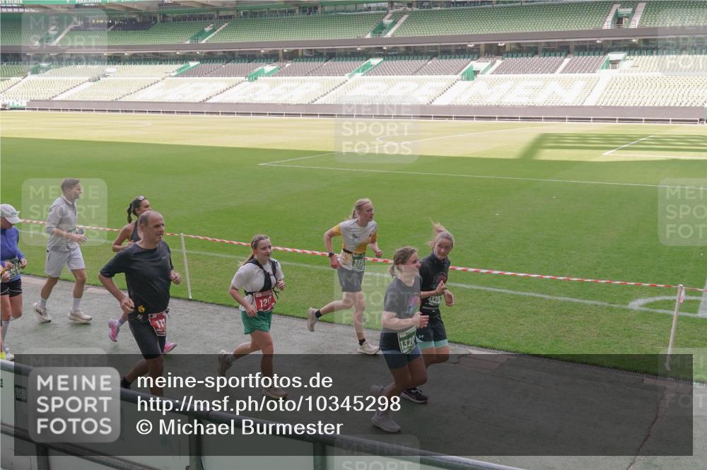 13.09.2026 - 21. swb-Marathon Bremen Michael Burmester http://msf.ph/oto/10345298 13.09.2026 13:32:00 Laufen im Stadion 122, 224, 295, 344, 350, 386, 487, 490, 617, 639, 690, 786, 787, 806, 840, 965, 1114, 1133, 1142, 1292, 1310, 1314, 1326, 1329, 1377, 1427, 1529, 1775, 1801, 1869, 1892, 1897, 1904, 1923, 2216, 2230, 2231, 2253, 2270, 2274, 2320, 2344, 2368, 2372, 2374, 2456, 2514, 2523, 2539, 2556, 2629, 2637, 2643, 2649, 2677, 2719, 2726, 2769, 2848, 2877, 2918, 2945, 2952, 3038, 3094, 3101, 3140, 3223, 3350, 3379, 3401, 3426, 3572, 3644, 3723, 3736, 3746, 3873, 3918, 3944, 357 meine-sportfotos.de