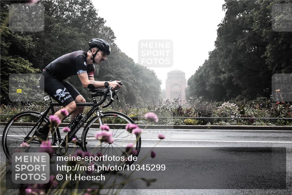13.09.2026 - Stadtparktriathlon H.Heesch http://msf.ph/oto/10345299 13.09.2026 09:23:04 Radfahren 89, 97, 120, 127, 188, 195 meine-sportfotos.de