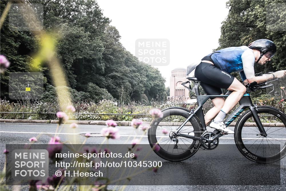 13.09.2026 - Stadtparktriathlon H.Heesch http://msf.ph/oto/10345300 13.09.2026 10:55:15 Radfahren 377, 538, 542 meine-sportfotos.de