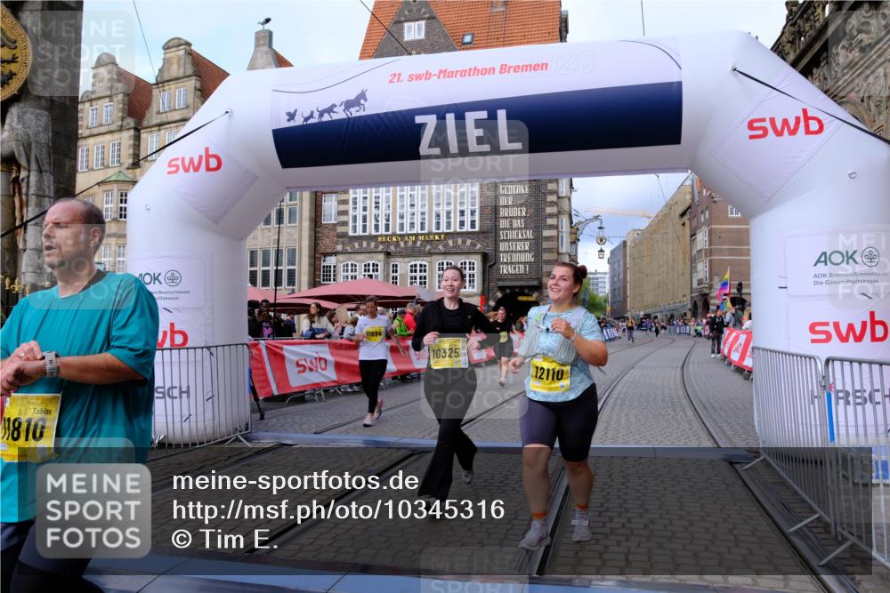 13.09.2026 - 21. swb-Marathon Bremen Tim E. http://msf.ph/oto/10345316 13.09.2026 11:15:21 Ziel 10271, 10325, 10605, 10752, 11085, 11645, 11673, 11694, 11810, 11974, 11990, 12110, 12333 meine-sportfotos.de