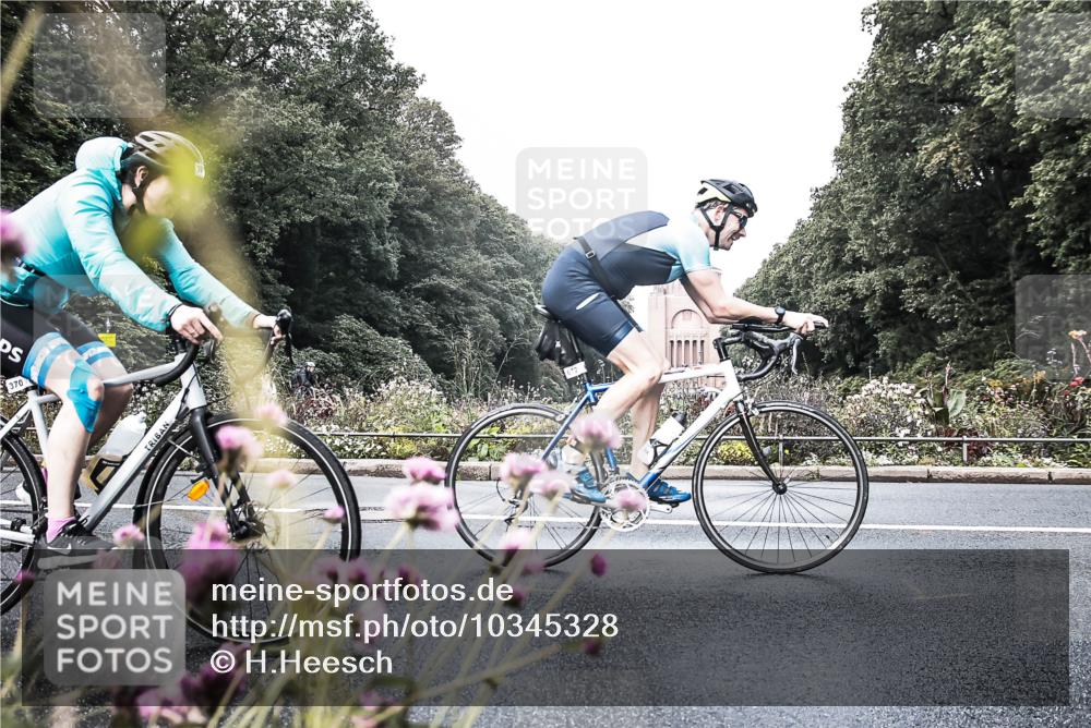 13.09.2026 - Stadtparktriathlon H.Heesch http://msf.ph/oto/10345328 13.09.2026 10:55:28 Radfahren 353, 370, 546, 672 meine-sportfotos.de