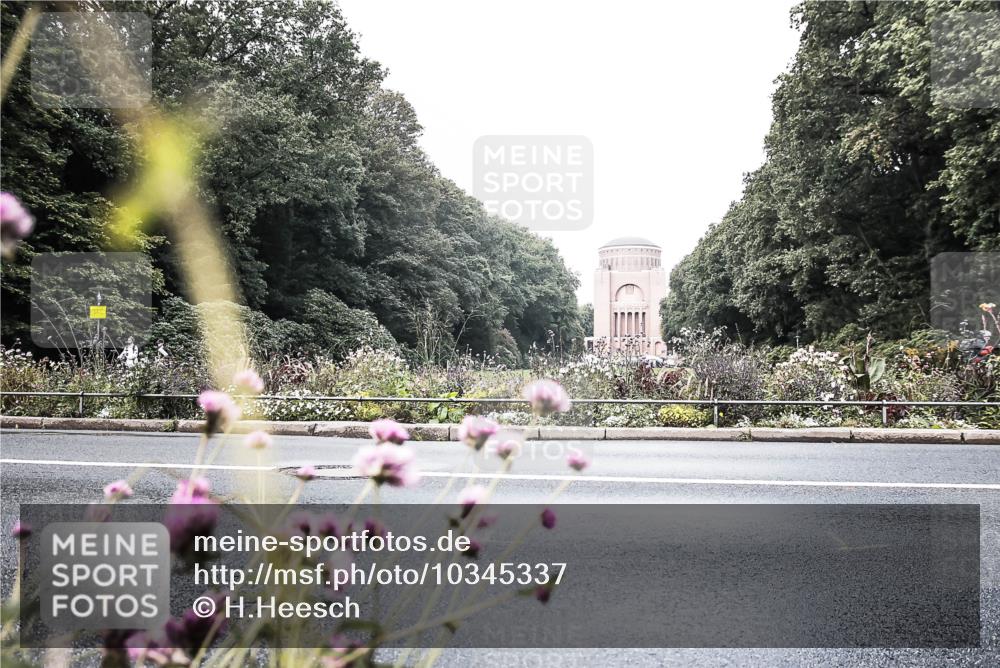 13.09.2026 - Stadtparktriathlon H.Heesch http://msf.ph/oto/10345337 13.09.2026 10:55:32 Radfahren 358, 370, 392, 546, 672 meine-sportfotos.de
