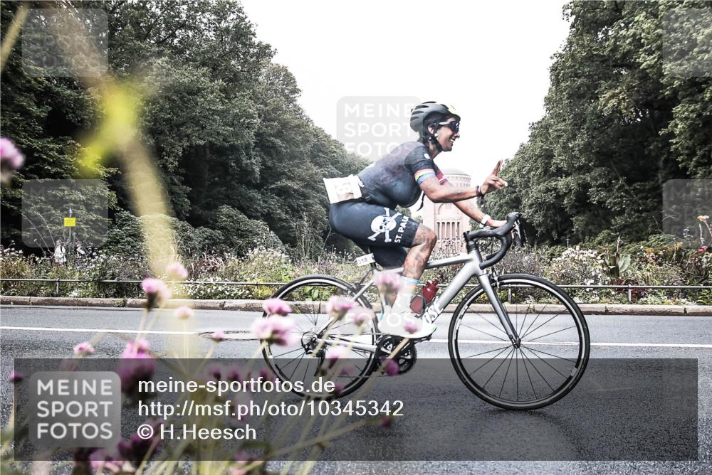 13.09.2026 - Stadtparktriathlon H.Heesch http://msf.ph/oto/10345342 13.09.2026 10:55:33 Radfahren 358, 392, 546 meine-sportfotos.de