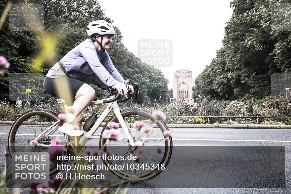 13.09.2026 - Stadtparktriathlon H.Heesch http://msf.ph/oto/10345348 13.09.2026 10:55:33 Radfahren 358, 392, 546 meine-sportfotos.de