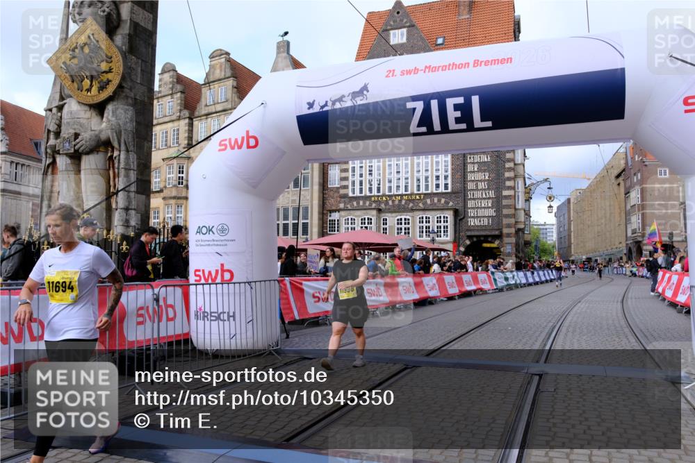 13.09.2026 - 21. swb-Marathon Bremen Tim E. http://msf.ph/oto/10345350 13.09.2026 11:15:25 Ziel 10325, 10605, 11694, 11810, 11990, 12110, 12333 meine-sportfotos.de