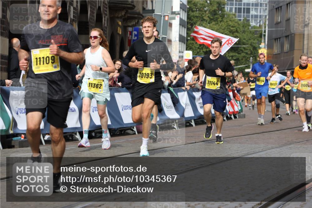 13.09.2026 - 21. swb-Marathon Bremen Strokosch-Dieckow http://msf.ph/oto/10345367 13.09.2026 10:52:47 Ziel 10761, 10812, 10958, 11109, 11350, 11604, 11605, 11610, 11669, 12319, 12361, 12439, 12533, 10304, 10714, 10734, 10863, 11038, 11238, 11386, 11575, 11766, 12019, 12369 meine-sportfotos.de
