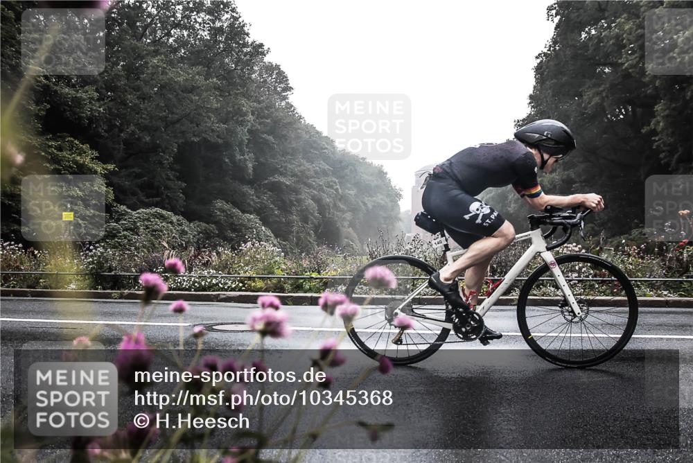 13.09.2026 - Stadtparktriathlon H.Heesch http://msf.ph/oto/10345368 13.09.2026 09:24:02 Radfahren 83, 85, 140 meine-sportfotos.de