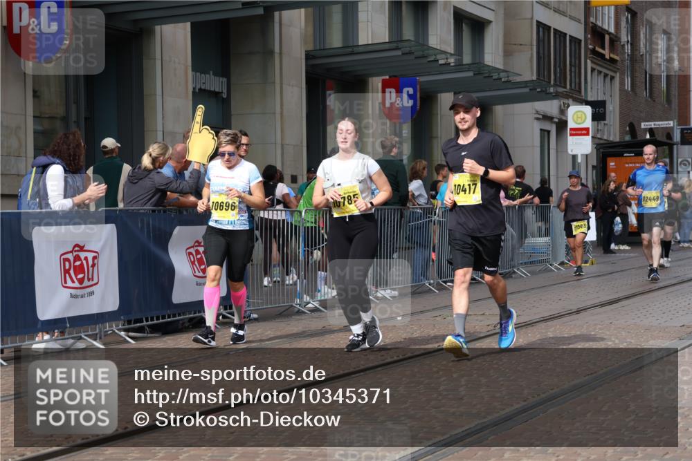 13.09.2026 - 21. swb-Marathon Bremen Strokosch-Dieckow http://msf.ph/oto/10345371 13.09.2026 11:09:29 Ziel 10234, 10386, 10417, 10424, 10435, 10645, 10696, 10712, 10737, 10785, 10990, 10991, 11119, 11192, 11383, 11437, 11441, 11937, 12409, 12449, 10314, 10556, 10664, 10686, 10694, 10769, 10823, 10981, 10983, 11091, 11225, 11304, 11578, 11764, 11882, 11883, 11914, 11915, 11987, 11995, 12155, 12322, 12474, 12491, 12532, 13607 meine-sportfotos.de