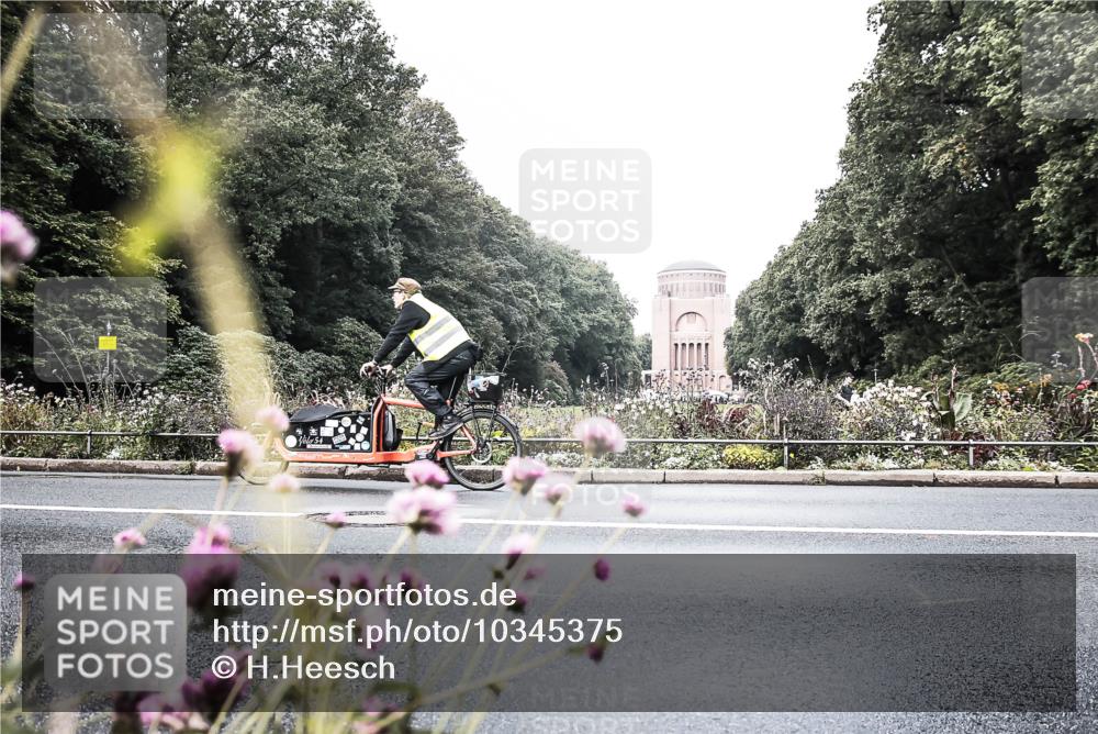 13.09.2026 - Stadtparktriathlon H.Heesch http://msf.ph/oto/10345375 13.09.2026 10:55:50 Radfahren 361, 470, 498 meine-sportfotos.de