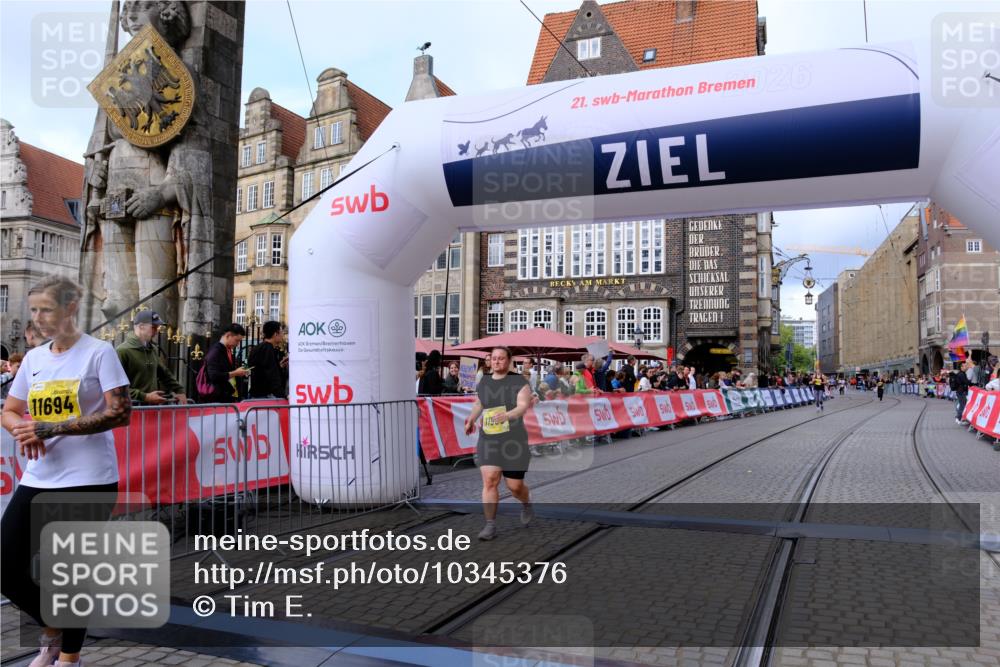 13.09.2026 - 21. swb-Marathon Bremen Tim E. http://msf.ph/oto/10345376 13.09.2026 11:15:25 Ziel 10325, 10605, 11694, 11810, 11990, 12110, 12333 meine-sportfotos.de