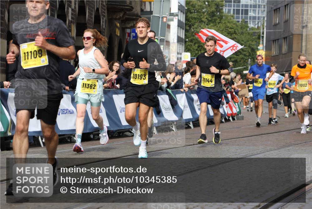 13.09.2026 - 21. swb-Marathon Bremen Strokosch-Dieckow http://msf.ph/oto/10345385 13.09.2026 10:52:47 Ziel 10761, 10812, 10958, 11109, 11350, 11604, 11605, 11610, 11669, 12319, 12361, 12439, 12533, 10304, 10714, 10734, 10863, 11038, 11238, 11386, 11575, 11766, 12019, 12369 meine-sportfotos.de