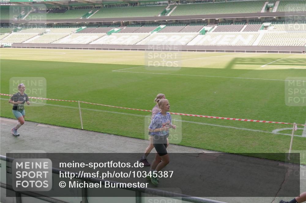 13.09.2026 - 21. swb-Marathon Bremen Michael Burmester http://msf.ph/oto/10345387 13.09.2026 13:32:10 Laufen im Stadion 122, 224, 295, 344, 350, 386, 487, 490, 617, 639, 690, 786, 787, 840, 965, 1114, 1133, 1142, 1292, 1310, 1314, 1326, 1329, 1377, 1427, 1529, 1591, 1592, 1775, 1801, 1869, 1892, 1897, 1904, 1923, 2216, 2230, 2231, 2253, 2270, 2274, 2320, 2344, 2368, 2372, 2374, 2456, 2514, 2523, 2539, 2556, 2616, 2629, 2630, 2643, 2649, 2677, 2719, 2726, 2769, 2848, 2877, 2945, 2952, 3014, 3038, 3094, 3101, 3140, 3223, 3350, 3379, 3401, 3426, 3572, 3644, 3723, 3736, 3746, 3873, 3901, 3918, 3944 meine-sportfotos.de