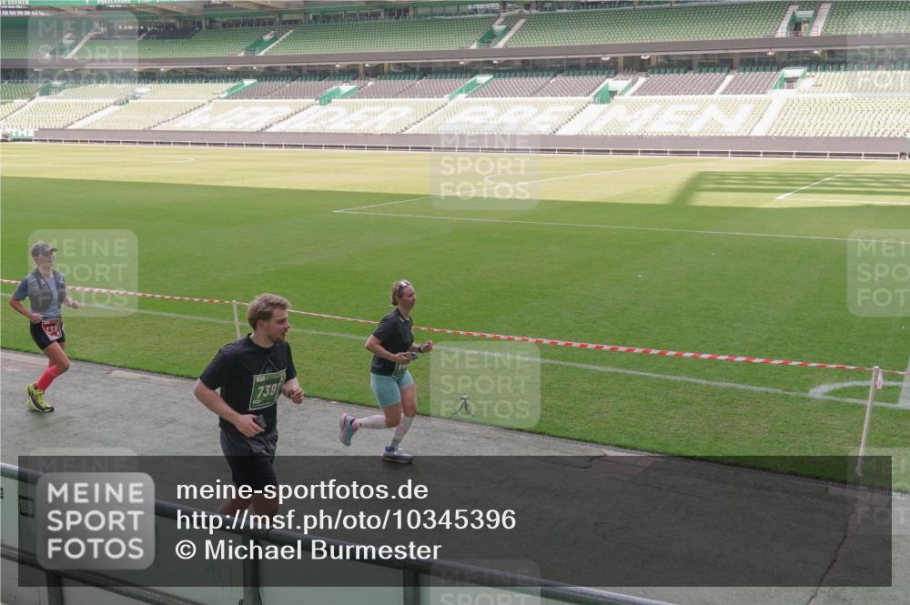 13.09.2026 - 21. swb-Marathon Bremen Michael Burmester http://msf.ph/oto/10345396 13.09.2026 13:32:11 Laufen im Stadion 122, 224, 295, 344, 350, 386, 487, 490, 617, 639, 690, 786, 787, 840, 965, 1114, 1133, 1142, 1292, 1310, 1314, 1326, 1329, 1377, 1427, 1529, 1591, 1592, 1775, 1801, 1869, 1892, 1897, 1904, 1923, 2216, 2230, 2231, 2253, 2270, 2274, 2320, 2344, 2368, 2372, 2374, 2456, 2514, 2523, 2539, 2556, 2616, 2629, 2630, 2643, 2649, 2677, 2719, 2726, 2769, 2848, 2877, 2945, 2952, 3014, 3038, 3094, 3101, 3140, 3223, 3350, 3379, 3401, 3426, 3572, 3644, 3723, 3736, 3746, 3873, 3901, 3918, 3944 meine-sportfotos.de