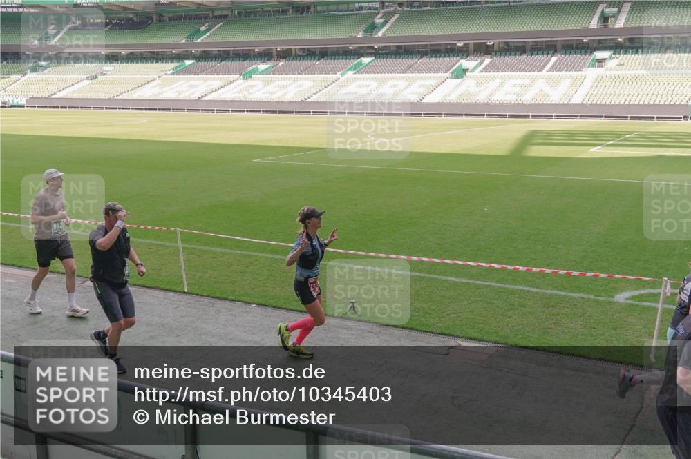 13.09.2026 - 21. swb-Marathon Bremen Michael Burmester http://msf.ph/oto/10345403 13.09.2026 13:32:12 Laufen im Stadion 122, 224, 295, 344, 350, 386, 487, 490, 617, 639, 690, 786, 787, 840, 965, 1114, 1133, 1142, 1292, 1310, 1314, 1326, 1329, 1377, 1427, 1529, 1591, 1592, 1775, 1801, 1869, 1892, 1897, 1904, 1923, 2216, 2230, 2231, 2253, 2270, 2274, 2320, 2344, 2368, 2372, 2374, 2456, 2514, 2523, 2539, 2556, 2616, 2629, 2630, 2643, 2649, 2677, 2726, 2769, 2848, 2877, 2945, 2952, 3014, 3038, 3094, 3101, 3140, 3223, 3350, 3379, 3401, 3426, 3572, 3644, 3723, 3736, 3746, 3873, 3901, 3918, 3944 meine-sportfotos.de