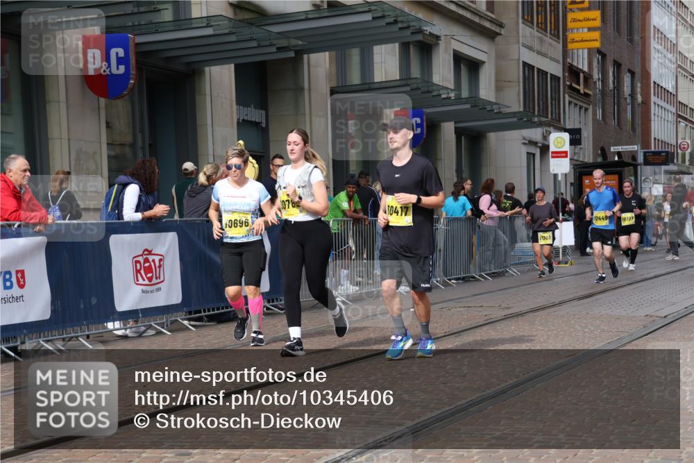 13.09.2026 - 21. swb-Marathon Bremen Strokosch-Dieckow http://msf.ph/oto/10345406 13.09.2026 11:09:30 Ziel 10234, 10386, 10417, 10424, 10435, 10645, 10696, 10712, 10737, 10785, 10990, 10991, 11119, 11192, 11383, 11437, 11441, 11937, 12409, 12449, 10314, 10424, 10556, 10664, 10686, 10694, 10769, 10823, 10981, 10983, 11091, 11192, 11225, 11764, 11882, 11883, 11914, 11915, 11987, 11995, 12155, 12322, 12474, 12491, 12532, 13607 meine-sportfotos.de