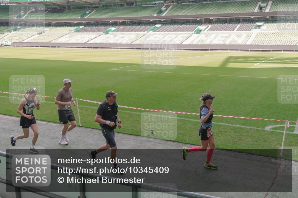 13.09.2026 - 21. swb-Marathon Bremen Michael Burmester http://msf.ph/oto/10345409 13.09.2026 13:32:13 Laufen im Stadion 122, 224, 295, 344, 350, 386, 487, 490, 617, 639, 690, 786, 787, 840, 965, 1114, 1133, 1142, 1292, 1310, 1314, 1326, 1329, 1377, 1427, 1529, 1591, 1592, 1775, 1801, 1869, 1892, 1897, 1904, 1923, 2230, 2231, 2253, 2270, 2274, 2320, 2344, 2368, 2372, 2374, 2456, 2514, 2523, 2539, 2556, 2616, 2629, 2630, 2643, 2649, 2677, 2726, 2769, 2848, 2877, 2945, 2952, 3014, 3038, 3094, 3140, 3223, 3350, 3379, 3401, 3426, 3572, 3644, 3723, 3736, 3746, 3873, 3901, 3918, 3944 meine-sportfotos.de