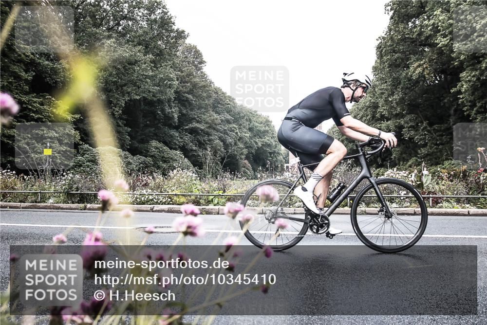13.09.2026 - Stadtparktriathlon H.Heesch http://msf.ph/oto/10345410 13.09.2026 10:56:03 Radfahren 427, 506, 513, 561, 671 meine-sportfotos.de