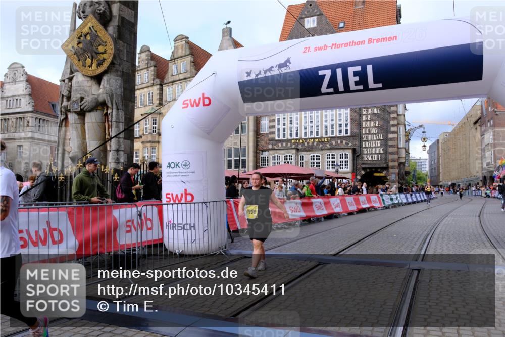 13.09.2026 - 21. swb-Marathon Bremen Tim E. http://msf.ph/oto/10345411 13.09.2026 11:15:25 Ziel 10325, 10605, 11694, 11810, 11990, 12110, 12333 meine-sportfotos.de