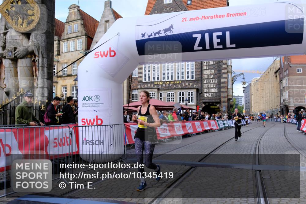 13.09.2026 - 21. swb-Marathon Bremen Tim E. http://msf.ph/oto/10345419 13.09.2026 11:15:36 Ziel 10606, 11424, 11990 meine-sportfotos.de