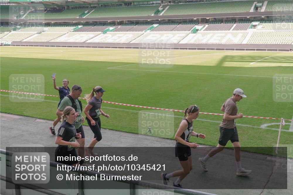13.09.2026 - 21. swb-Marathon Bremen Michael Burmester http://msf.ph/oto/10345421 13.09.2026 13:32:15 Laufen im Stadion 122, 224, 295, 344, 350, 386, 487, 490, 617, 690, 786, 787, 840, 965, 1114, 1133, 1142, 1292, 1310, 1314, 1326, 1329, 1377, 1427, 1529, 1591, 1592, 1775, 1801, 1869, 1892, 1897, 1904, 1923, 2230, 2231, 2253, 2270, 2274, 2320, 2344, 2368, 2372, 2374, 2456, 2514, 2523, 2539, 2556, 2616, 2629, 2630, 2643, 2649, 2677, 2726, 2769, 2848, 2877, 2945, 2952, 3014, 3038, 3094, 3140, 3223, 3350, 3379, 3401, 3426, 3572, 3644, 3723, 3736, 3746, 3873, 3901, 3918, 3944 meine-sportfotos.de