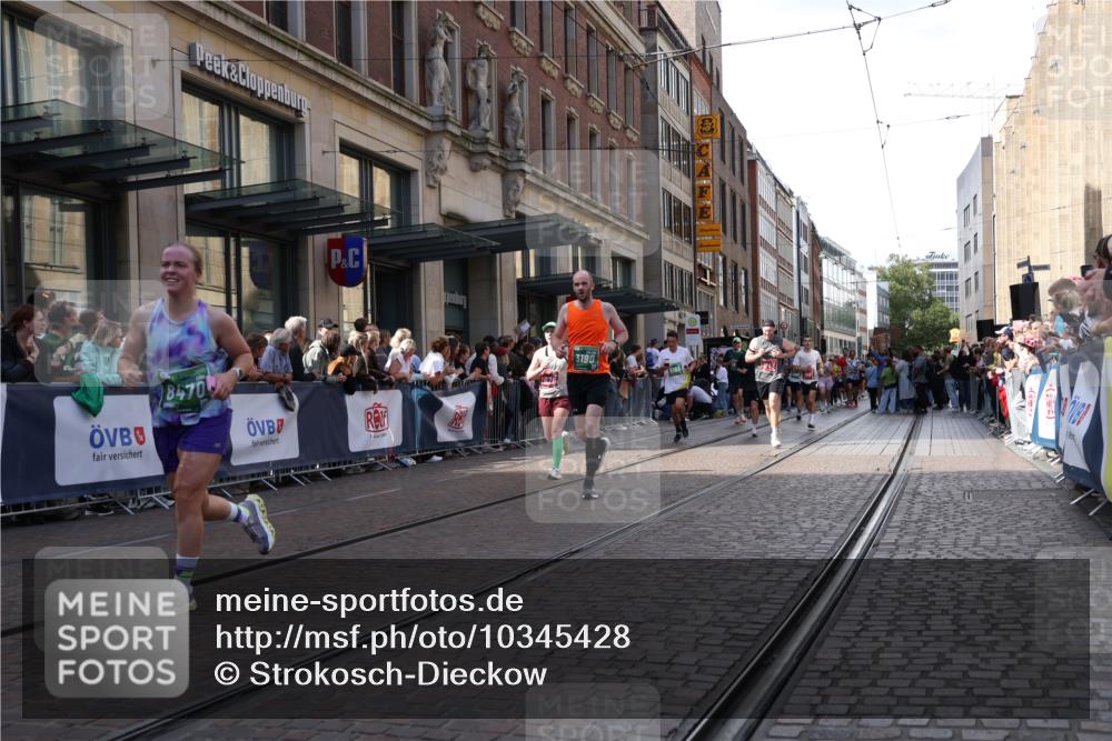 13.09.2026 - 21. swb-Marathon Bremen Strokosch-Dieckow http://msf.ph/oto/10345428 13.09.2026 13:29:43 Ziel 109, 454, 1173, 1205, 1308, 1611, 1653, 1759, 1780, 1848, 1861, 1938, 2126, 3190, 3320, 3618, 3667, 3908, 4115, 4524, 4575, 5039, 5198, 5348, 5615, 5631, 6127, 6225, 6720, 6942, 6992, 6994, 7093, 7184, 7609, 7932, 7966, 8110, 8115, 8267, 8441, 8470, 8612, 8771, 8899, 9049, 9104, 9125, 9529, 124, 132, 716, 1073, 1083, 1243, 1365, 1387, 1581, 2076, 2289, 2301, 2742, 2957, 3030, 3618, 3721, 4115, 4541, 4576, 5244, 5599, 6006, 6103, 6127, 6384, 6499, 6690, 6725, 7079, 7884, 8481 meine-sportfotos.de