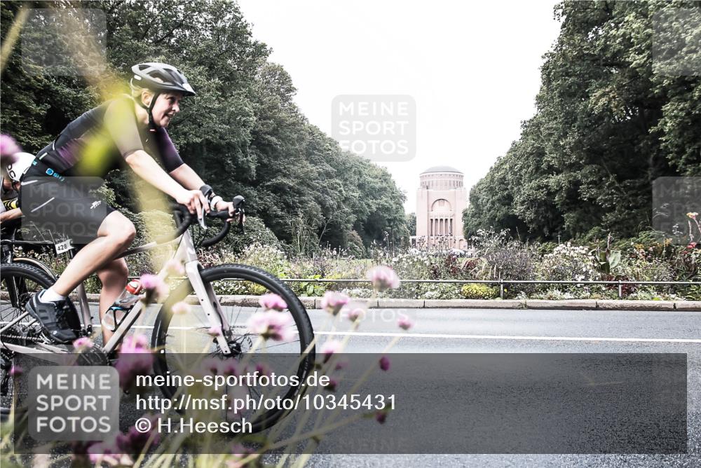 13.09.2026 - Stadtparktriathlon H.Heesch http://msf.ph/oto/10345431 13.09.2026 10:56:26 Radfahren 428, 509, 640, 683, 708 meine-sportfotos.de