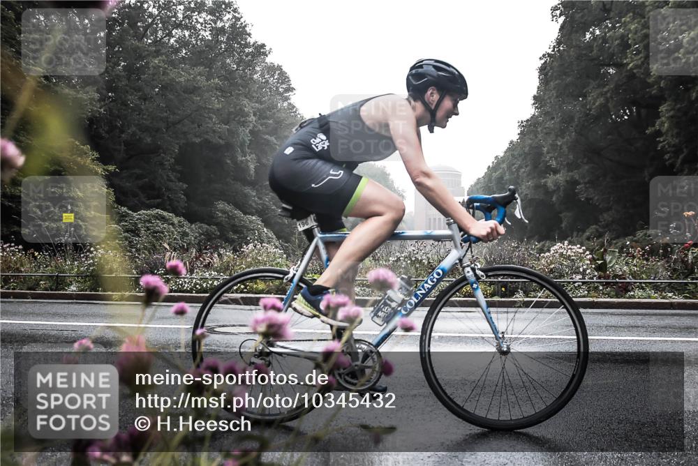 13.09.2026 - Stadtparktriathlon H.Heesch http://msf.ph/oto/10345432 13.09.2026 09:24:51 Radfahren 159, 196 meine-sportfotos.de