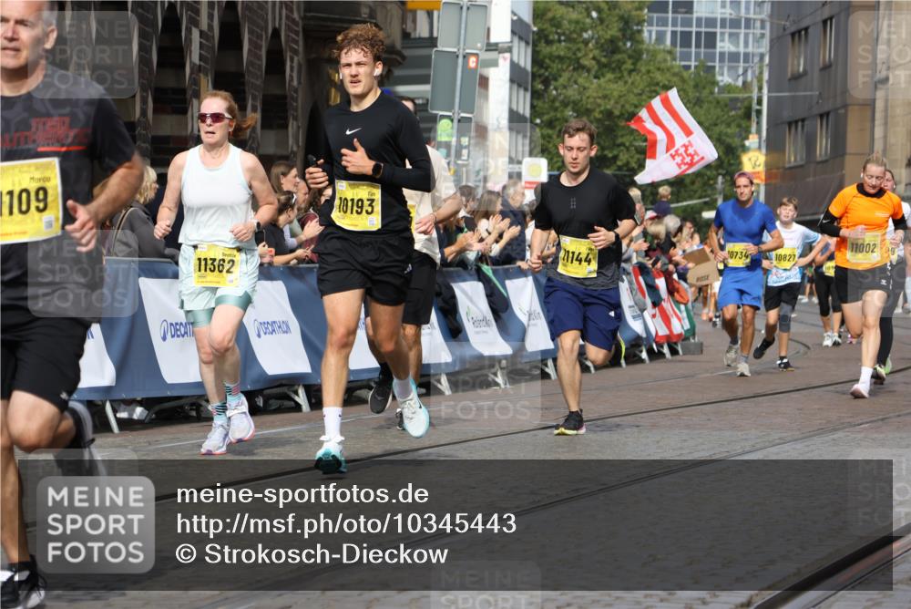 13.09.2026 - 21. swb-Marathon Bremen Strokosch-Dieckow http://msf.ph/oto/10345443 13.09.2026 10:52:48 Ziel 10761, 10812, 10958, 11109, 11350, 11604, 11605, 11610, 11669, 12319, 12361, 12439, 12533, 10304, 10714, 10863, 11038, 11238, 11282, 11386, 11575, 11766, 12019, 12369 meine-sportfotos.de