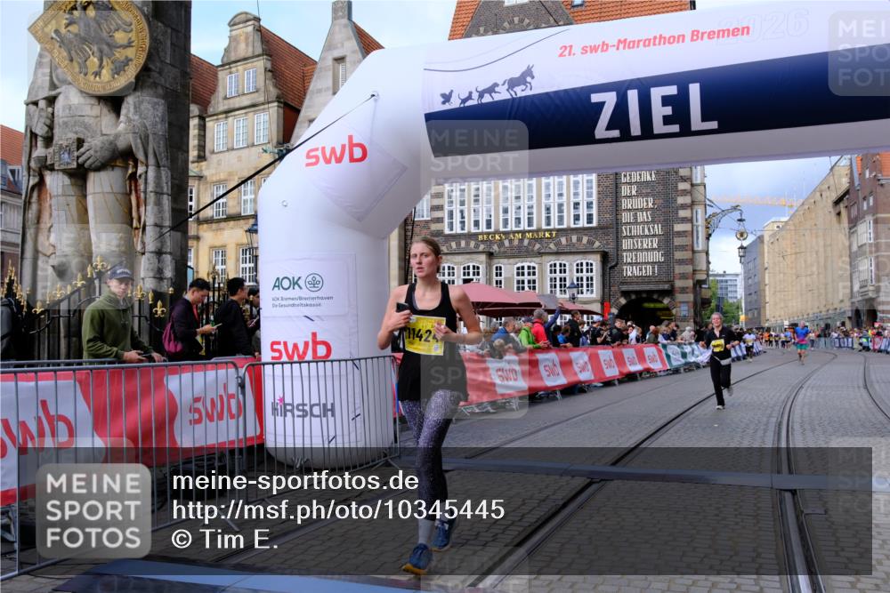 13.09.2026 - 21. swb-Marathon Bremen Tim E. http://msf.ph/oto/10345445 13.09.2026 11:15:36 Ziel 10606, 11424, 11990 meine-sportfotos.de
