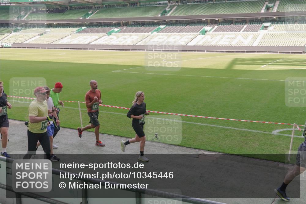 13.09.2026 - 21. swb-Marathon Bremen Michael Burmester http://msf.ph/oto/10345446 13.09.2026 13:32:19 Laufen im Stadion 122, 295, 344, 350, 386, 487, 490, 617, 690, 786, 787, 840, 965, 1133, 1142, 1292, 1310, 1314, 1326, 1329, 1377, 1427, 1529, 1591, 1592, 1775, 1801, 1869, 1892, 1897, 1904, 1923, 2230, 2231, 2253, 2270, 2274, 2320, 2344, 2374, 2456, 2514, 2523, 2539, 2556, 2616, 2629, 2630, 2643, 2649, 2677, 2726, 2769, 2848, 2877, 2945, 2952, 3014, 3038, 3094, 3140, 3223, 3350, 3379, 3401, 3426, 3572, 3601, 3644, 3723, 3736, 3746, 3901, 3918, 3944 meine-sportfotos.de