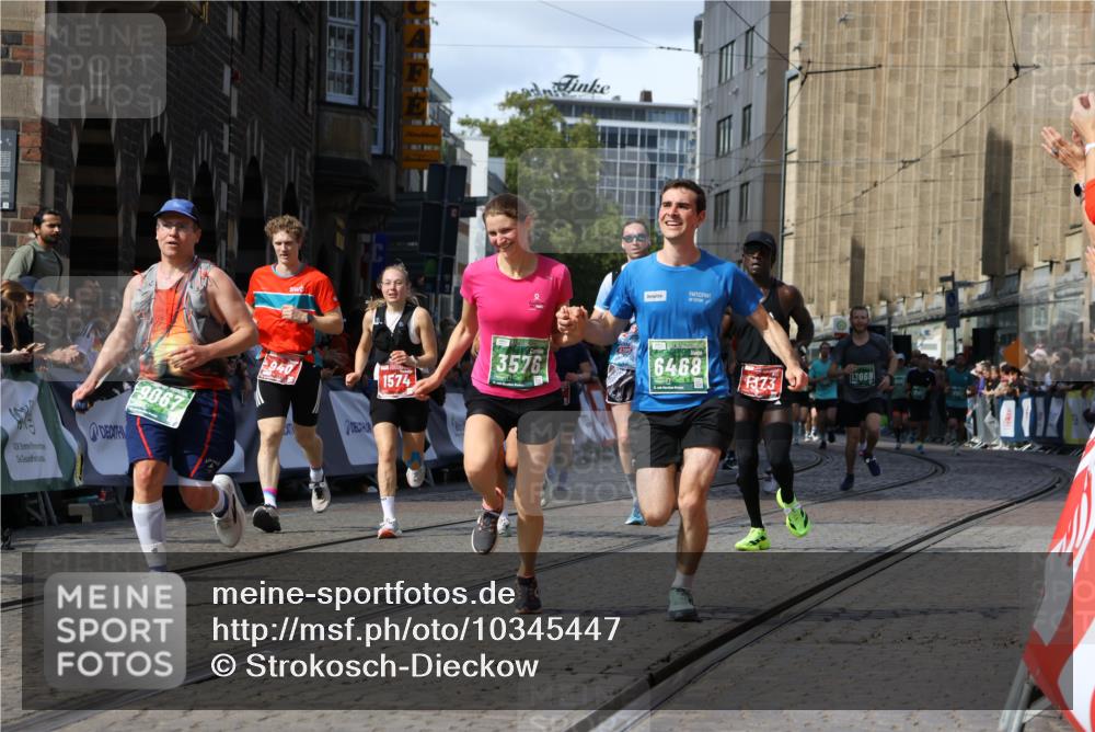 13.09.2026 - 21. swb-Marathon Bremen Strokosch-Dieckow http://msf.ph/oto/10345447 13.09.2026 13:27:53 Ziel 323, 593, 857, 940, 1006, 1373, 1574, 2345, 2668, 2686, 3013, 3460, 3521, 4421, 4496, 4593, 5081, 5220, 5290, 5358, 5557, 5616, 6067, 6306, 7110, 9727, 488, 1343, 1456, 3480, 5462, 7926, 8188, 8656, 9067, 9145, 9167, 9168, 13069 meine-sportfotos.de