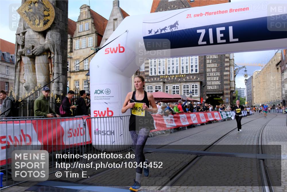 13.09.2026 - 21. swb-Marathon Bremen Tim E. http://msf.ph/oto/10345452 13.09.2026 11:15:36 Ziel 10606, 11424, 11990 meine-sportfotos.de