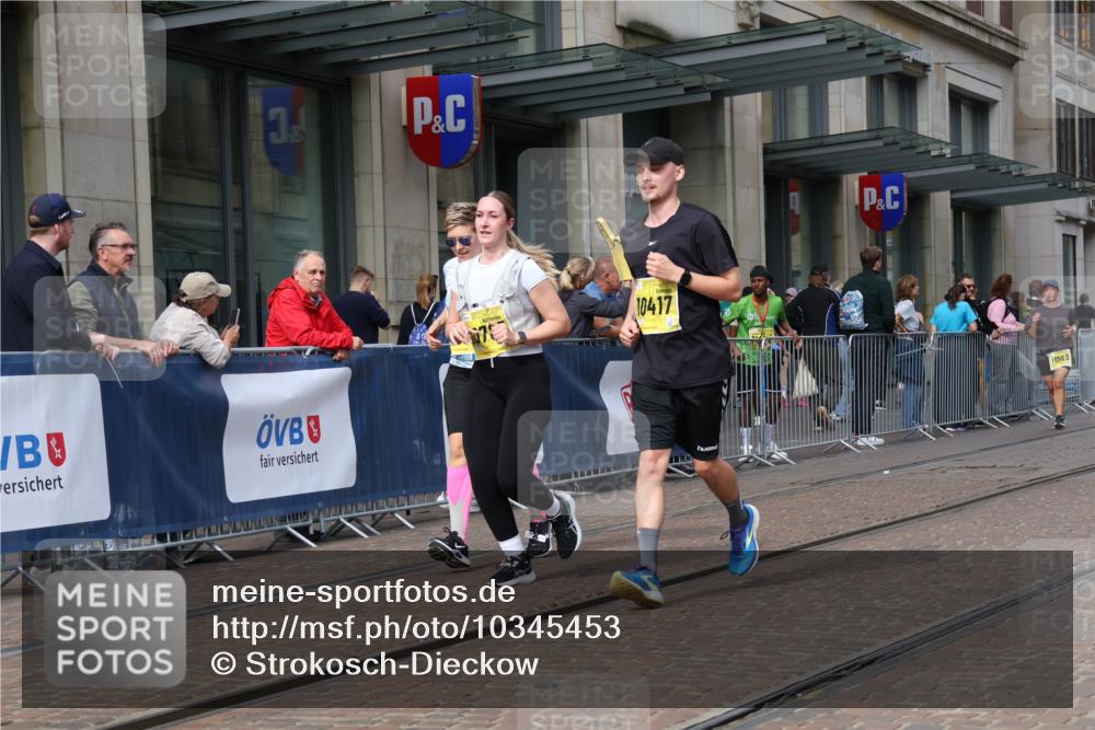 13.09.2026 - 21. swb-Marathon Bremen Strokosch-Dieckow http://msf.ph/oto/10345453 13.09.2026 11:09:31 Ziel 10234, 10299, 10386, 10417, 10435, 10645, 10696, 10712, 10737, 10785, 10990, 10991, 11119, 11383, 11437, 11441, 11937, 12409, 12449, 10314, 10424, 10556, 10664, 10686, 10694, 10712, 10769, 10823, 10981, 10983, 11192, 11225, 11764, 11882, 11883, 11914, 11915, 11937, 11987, 11995, 12155, 12322, 12409, 12474, 12491, 12532, 13607 meine-sportfotos.de