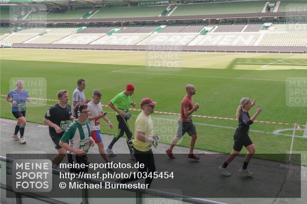 13.09.2026 - 21. swb-Marathon Bremen Michael Burmester http://msf.ph/oto/10345454 13.09.2026 13:32:20 Laufen im Stadion 295, 344, 350, 386, 487, 490, 617, 690, 786, 787, 840, 965, 1133, 1142, 1292, 1310, 1314, 1326, 1329, 1377, 1427, 1529, 1591, 1592, 1775, 1801, 1869, 1892, 1897, 1904, 1923, 2230, 2231, 2253, 2270, 2274, 2320, 2344, 2374, 2456, 2514, 2523, 2539, 2556, 2616, 2630, 2643, 2649, 2677, 2726, 2769, 2848, 2877, 2945, 2952, 3014, 3038, 3094, 3140, 3223, 3350, 3379, 3401, 3426, 3572, 3601, 3644, 3723, 3736, 3746, 3901, 3918, 3944 meine-sportfotos.de