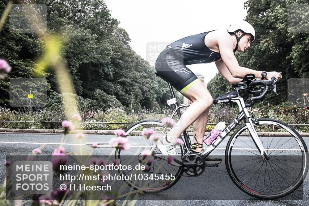 13.09.2026 - Stadtparktriathlon H.Heesch http://msf.ph/oto/10345455 13.09.2026 10:56:36 Radfahren 413, 670, 679, 688 meine-sportfotos.de