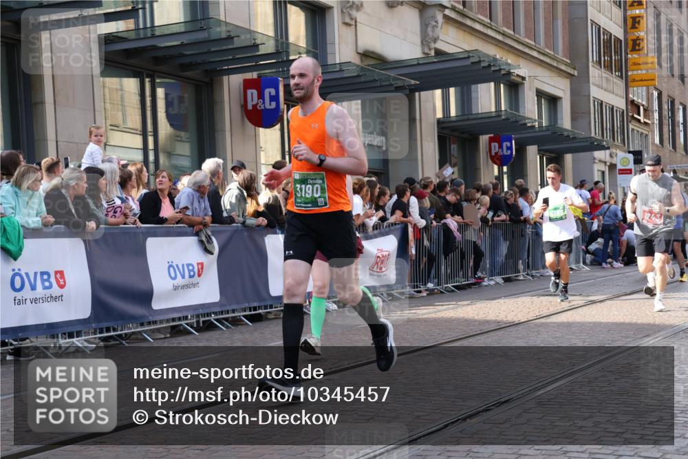 13.09.2026 - 21. swb-Marathon Bremen Strokosch-Dieckow http://msf.ph/oto/10345457 13.09.2026 13:29:44 Ziel 109, 454, 1173, 1205, 1308, 1611, 1653, 1759, 1780, 1848, 1861, 1909, 1938, 2126, 3190, 3320, 3667, 3908, 4524, 4575, 5039, 5198, 5348, 5615, 5631, 6225, 6720, 6942, 6992, 6994, 7093, 7184, 7609, 7932, 7966, 8110, 8115, 8267, 8441, 8470, 8899, 9049, 9104, 9125, 9529, 124, 132, 716, 1073, 1083, 1243, 1365, 1581, 1861, 2076, 2289, 2301, 2742, 2957, 3030, 3320, 3618, 3721, 4115, 4541, 4576, 5244, 5599, 6006, 6103, 6127, 6384, 6499, 6690, 6725, 7079, 7884, 8481, 9049 meine-sportfotos.de