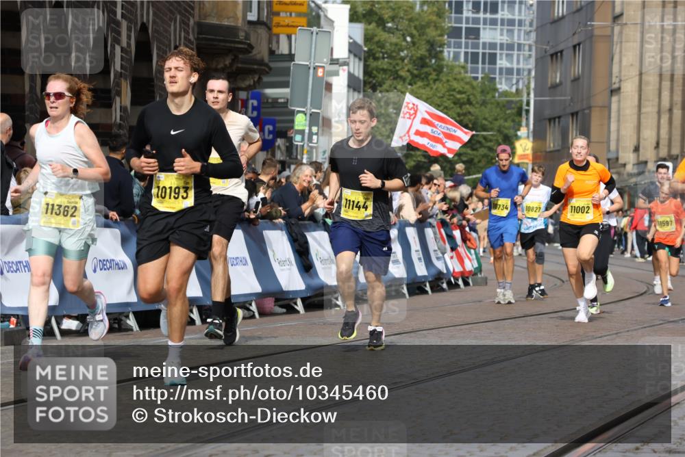 13.09.2026 - 21. swb-Marathon Bremen Strokosch-Dieckow http://msf.ph/oto/10345460 13.09.2026 10:52:48 Ziel 10761, 10812, 10958, 11109, 11350, 11604, 11605, 11610, 11669, 12319, 12361, 12439, 12533, 10304, 10714, 10863, 11038, 11238, 11282, 11386, 11575, 11766, 12019, 12369 meine-sportfotos.de