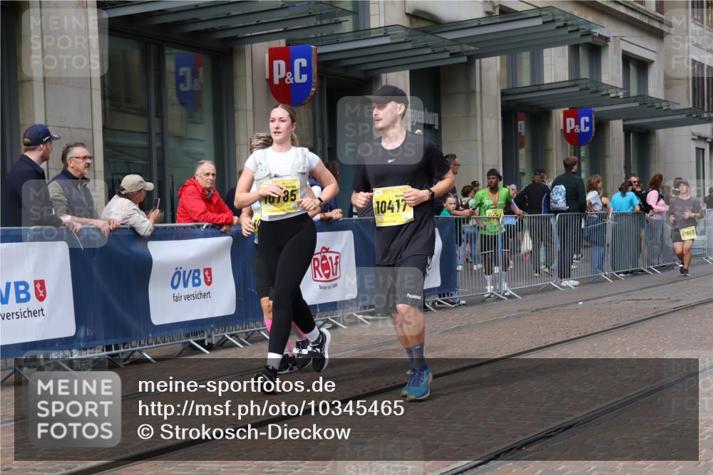 13.09.2026 - 21. swb-Marathon Bremen Strokosch-Dieckow http://msf.ph/oto/10345465 13.09.2026 11:09:31 Ziel 10234, 10299, 10386, 10417, 10435, 10645, 10696, 10712, 10737, 10785, 10990, 10991, 11119, 11383, 11437, 11441, 11937, 12409, 12449, 10314, 10424, 10556, 10664, 10686, 10694, 10712, 10769, 10823, 10981, 10983, 11192, 11225, 11764, 11882, 11883, 11914, 11915, 11937, 11987, 11995, 12155, 12322, 12409, 12474, 12491, 12532, 13607 meine-sportfotos.de