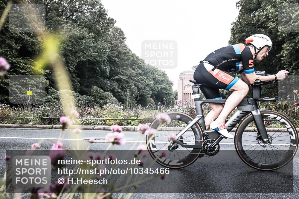 13.09.2026 - Stadtparktriathlon H.Heesch http://msf.ph/oto/10345466 13.09.2026 10:56:39 Radfahren 670, 679, 688 meine-sportfotos.de