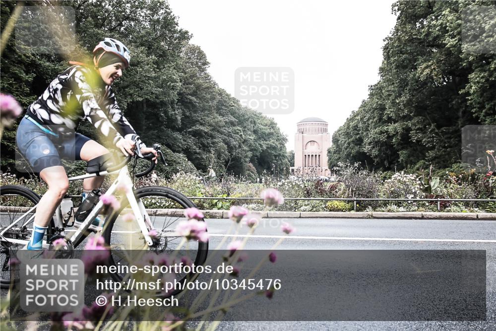 13.09.2026 - Stadtparktriathlon H.Heesch http://msf.ph/oto/10345476 13.09.2026 10:56:47 Radfahren 362, 376, 443 meine-sportfotos.de