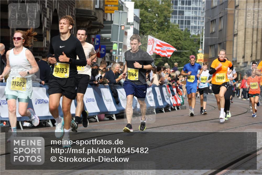 13.09.2026 - 21. swb-Marathon Bremen Strokosch-Dieckow http://msf.ph/oto/10345482 13.09.2026 10:52:48 Ziel 10761, 10812, 10958, 11109, 11350, 11604, 11605, 11610, 11669, 12319, 12361, 12439, 12533, 10304, 10714, 10863, 11038, 11238, 11282, 11386, 11575, 11766, 12019, 12369 meine-sportfotos.de