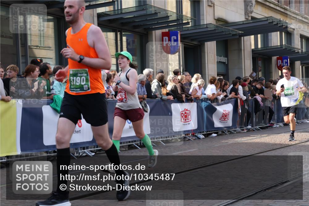 13.09.2026 - 21. swb-Marathon Bremen Strokosch-Dieckow http://msf.ph/oto/10345487 13.09.2026 13:29:44 Ziel 109, 454, 1173, 1205, 1308, 1611, 1653, 1759, 1780, 1848, 1861, 1909, 1938, 2126, 3190, 3320, 3667, 3908, 4524, 4575, 5039, 5198, 5348, 5615, 5631, 6225, 6720, 6942, 6992, 6994, 7093, 7184, 7609, 7932, 7966, 8110, 8115, 8267, 8441, 8470, 8899, 9049, 9104, 9125, 9529, 124, 132, 716, 1073, 1083, 1243, 1365, 1581, 1861, 2076, 2289, 2301, 2742, 2957, 3030, 3320, 3618, 3721, 4115, 4541, 4576, 5244, 5599, 6006, 6103, 6127, 6384, 6499, 6690, 6725, 7079, 7884, 8481, 9049 meine-sportfotos.de