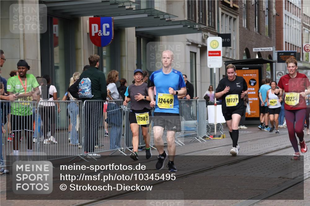 13.09.2026 - 21. swb-Marathon Bremen Strokosch-Dieckow http://msf.ph/oto/10345495 13.09.2026 11:09:33 Ziel 10234, 10299, 10417, 10435, 10645, 10696, 10737, 10751, 10785, 10990, 10991, 11119, 11383, 11437, 11441, 12449, 10314, 10386, 10424, 10556, 10664, 10686, 10694, 10712, 10769, 10823, 10981, 10983, 11192, 11225, 11764, 11882, 11883, 11914, 11915, 11937, 11995, 12322, 12409, 12474, 12491, 12532, 13607 meine-sportfotos.de