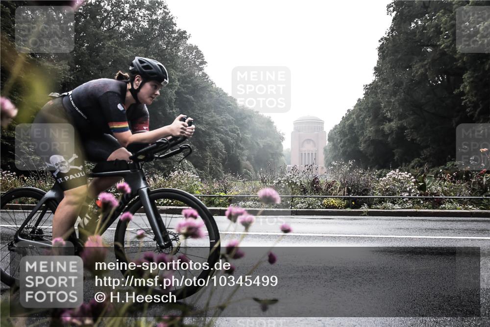 13.09.2026 - Stadtparktriathlon H.Heesch http://msf.ph/oto/10345499 13.09.2026 09:25:53 Radfahren 199, 206 meine-sportfotos.de