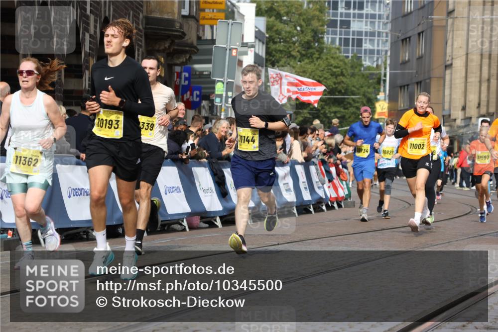 13.09.2026 - 21. swb-Marathon Bremen Strokosch-Dieckow http://msf.ph/oto/10345500 13.09.2026 10:52:48 Ziel 10761, 10812, 10958, 11109, 11350, 11604, 11605, 11610, 11669, 12319, 12361, 12439, 12533, 10304, 10714, 10863, 11038, 11238, 11282, 11386, 11575, 11766, 12019, 12369 meine-sportfotos.de